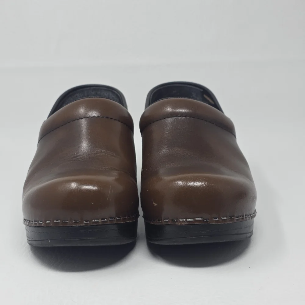 Dansko Women's Brown Leather Professional Clogs Size EU 48/7.5-8 US Pre-owned - Picture 8 of 10